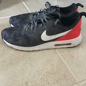 Men’s nike airs size 10.5
